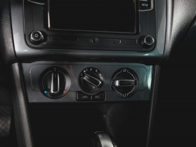 Volkswagen Polo 1.6 MPI AT (110 л. с.) Drive