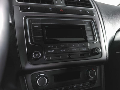 Volkswagen Polo 1.6 MPI AT (110 л. с.) Comfortline