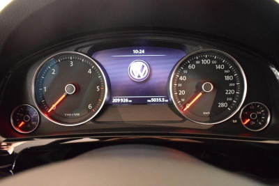 Volkswagen Touareg 3.0d AT (240 л.с.) 4WD