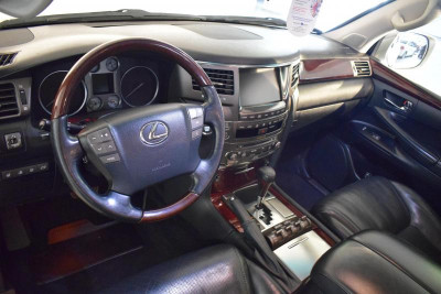Lexus LX 570 5.7 AT (367 л.с.) 4WD