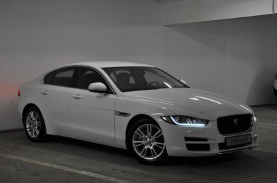 Jaguar XE 2.0 D AT (180 л. с.) Pure
