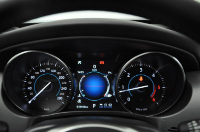 Jaguar XE 2.0 D AT (180 л. с.) Pure