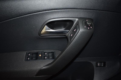 Volkswagen Polo 1.6 MPI AT (105 л.с.)