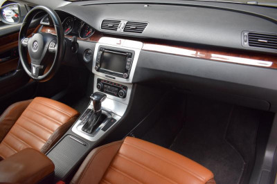 Volkswagen Passat CC 1.8 AT (152 л.с.)