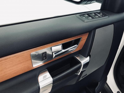 Land Rover Discovery 3.0 TDV6 AT 4WD (211 л. с.)