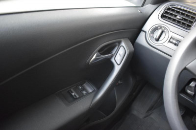 Volkswagen Polo 1.6 MPI MT (90 л. с.) Trendline