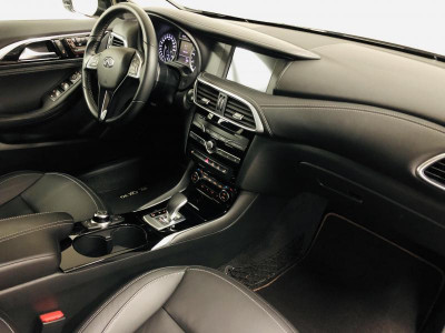 Infiniti QX30 2.0 DCT AWD (211 л. с.)