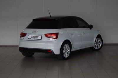 Audi A1 1.4 TFSI S tronic (122 л. с.)