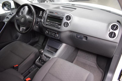 Volkswagen Tiguan 1.4 TSI BlueMotion MT (122 л. с.)