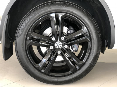 Volkswagen Touareg 3.6 FSI Tiptroniс 4Motion (249 л. с.) R-line Executive