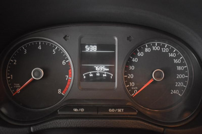 Volkswagen Polo 1.6 MPI MT (110 л. с.)