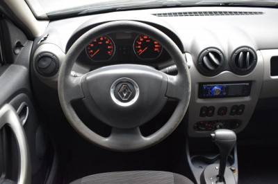 Renault Sandero 1.6 AT (103 л. с.)