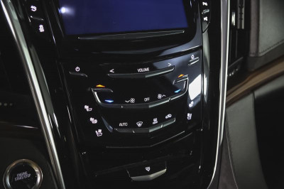 Cadillac Escalade 6.2 V8 АТ 4WD (426 л.с.) Luxury