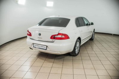 ŠKODA Superb 2.0 TDI DSG 4x4 (140 л. с.)