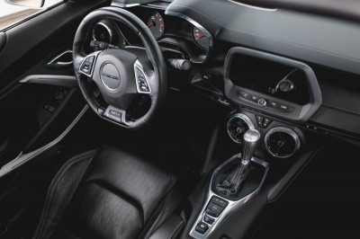 Chevrolet Camaro 2.0 AT (238 л. с.) RS