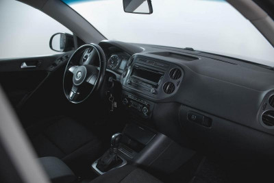Volkswagen Tiguan 1.4 TSI BlueMotion DSG (150 л. с.) Avenue
