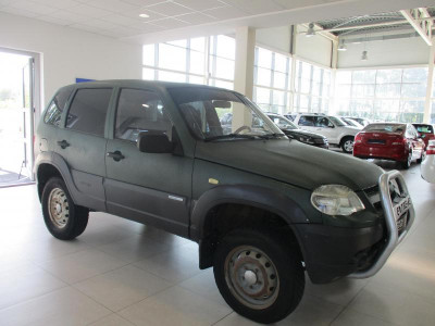 Chevrolet niva Niva 1.7 MT (79,6 л. с.) L