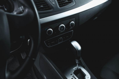 Renault Fluence 1.6 AT (110 л. с.)