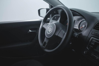Volkswagen Polo 1.6 MT (105 л. с.)