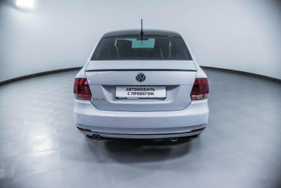 Volkswagen Polo 1.6 MPI AT (110 л. с.)