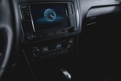Volkswagen Polo 1.6 MPI AT (110 л. с.)