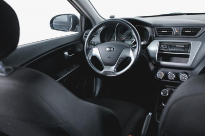 Kia Rio 1.4 MT (107 л. с.)