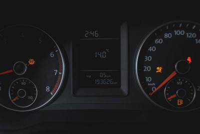 Volkswagen Jetta 1.6 MT (105 л. с.)