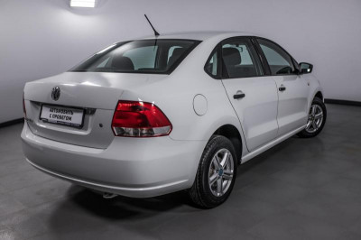 Volkswagen Polo 1.6 MT (105 л. с.)