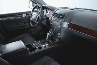 Volkswagen Touareg 2.5 TDI AT (174 л. с.)