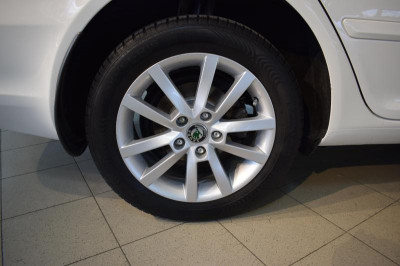 ŠKODA Octavia 1.6 MultiFuel MT (102 л. с.)