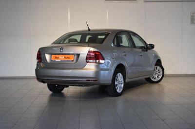 Volkswagen Polo 1.6 MPI MT (110 л. с.) Trendline