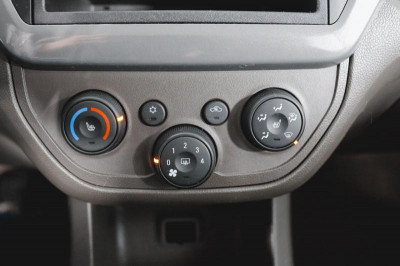 Chevrolet Cobalt 1.5 MT (105 л. с.)