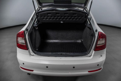 ŠKODA Octavia 1.6 MultiFuel MT (102 л. с.)