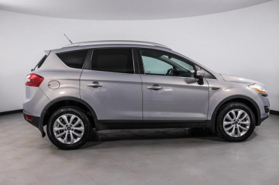 Ford Kuga 2.5 MT AWD (200 л. с. '11)