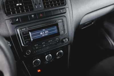Volkswagen Polo 1.6 MT (105 л. с.)