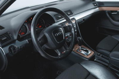Audi A4 1.8 T multitronic (163 л. с.)