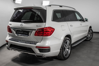 Mercedes-Benz GL-класс 500 4.7 AT (435 л.с.) 4WD