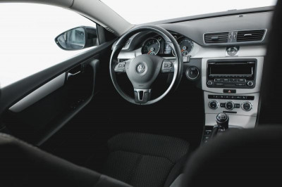 Volkswagen Passat 1.4 TSI MT (122 л. с.)