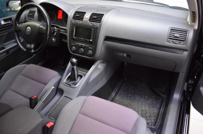 Volkswagen Golf 1.6 MT (102 л. с.)