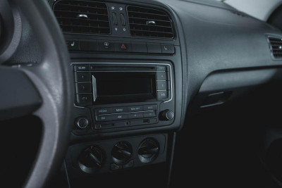 Volkswagen Polo 1.6 MT (105 л. с.)