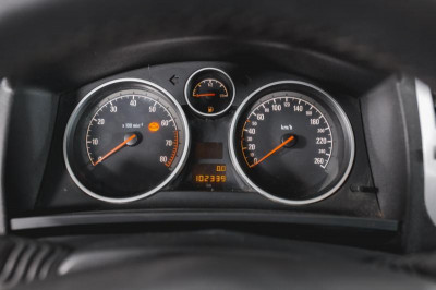Opel Zafira 1.8 Turbo MT (140 л. с.)