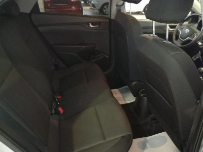 Hyundai Solaris 1.4 MT (100 л.с.) Active