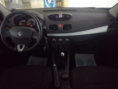 Renault Fluence 1.6 MT (110 л. с.)