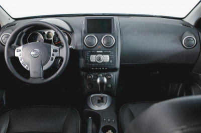 Nissan Qashqai 2.0 CVT FWD (140 л. с.)