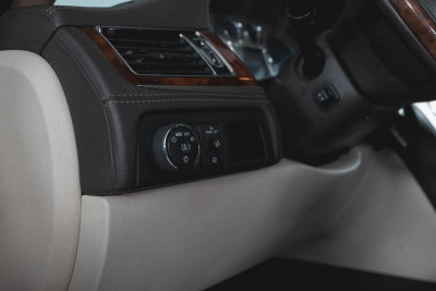 Cadillac Escalade 6.2 AT (409 л.с.) 4WD