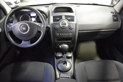 Renault Megane 1.6 AT (113 л.с.)
