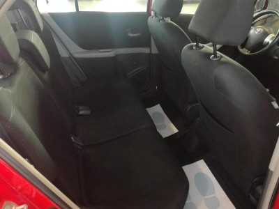 Toyota Yaris 1.3 AT (87 л. с.)