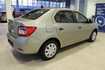 Renault Logan 1.6 MT (113 л. с.) Access