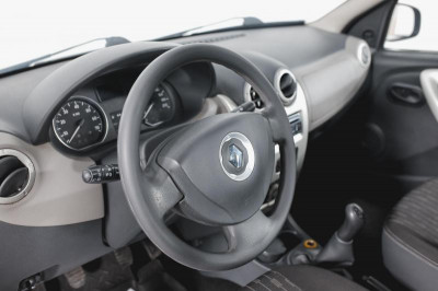 Renault Logan 1.6 MT (84 л. с.)