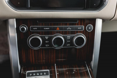 Land Rover Range Rover 4.4 SDV8 AT AWD (339 л. с.) Vogue